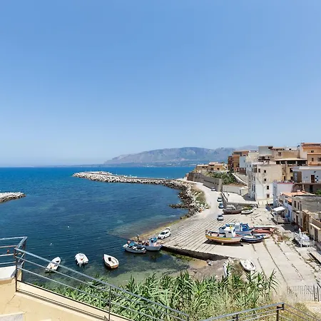 Trappeto Seaside Lejlighed *